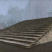 Алинорская лестница (обветшалая, широкая)