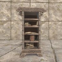 Солитьюдский книжный шкаф (аристократичес­кий, узкий, заполненный)